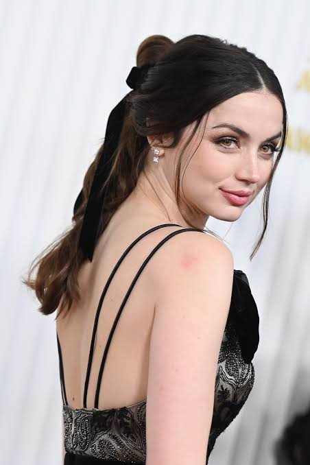 Ana de armas life style